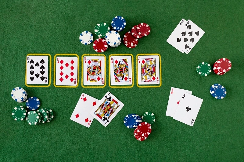 Nắm bắt cách sắp xếp quân bài trong poker giúp nâng cao tỷ lệ thắng